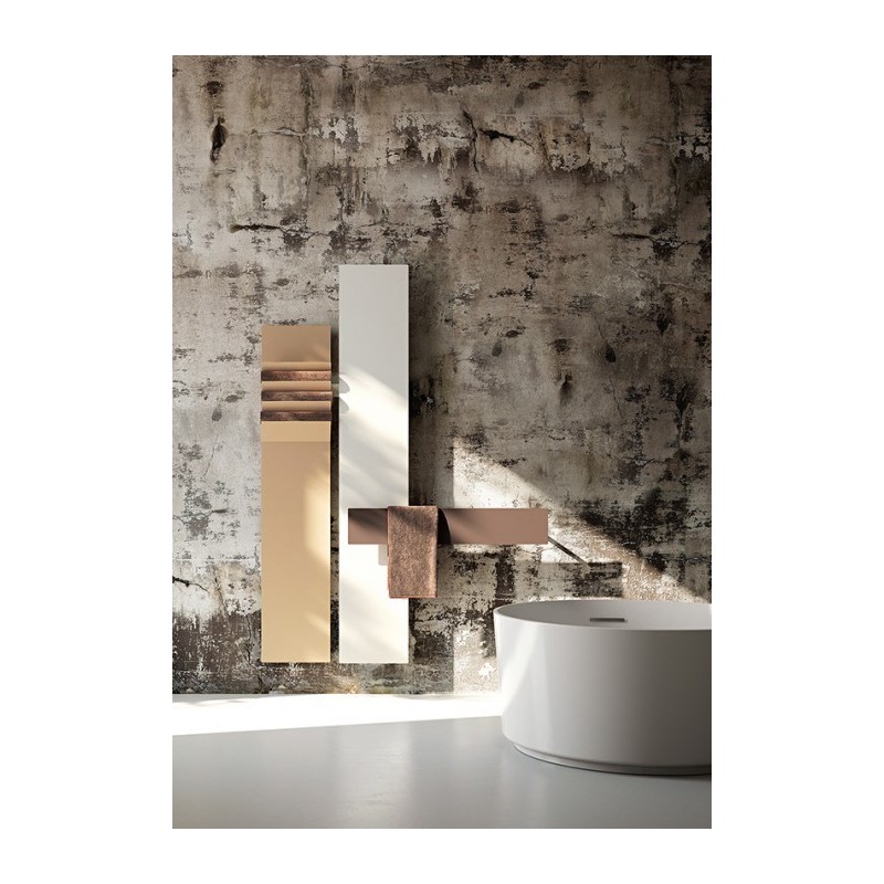 Sèche-serviette radiateur eau chaude contemporain vertical design AntflapsA 201x35cm de couleur Sèche-serviette radiateur eau chaude contemporain vertical design AntflapsA 201x35cm de couleur