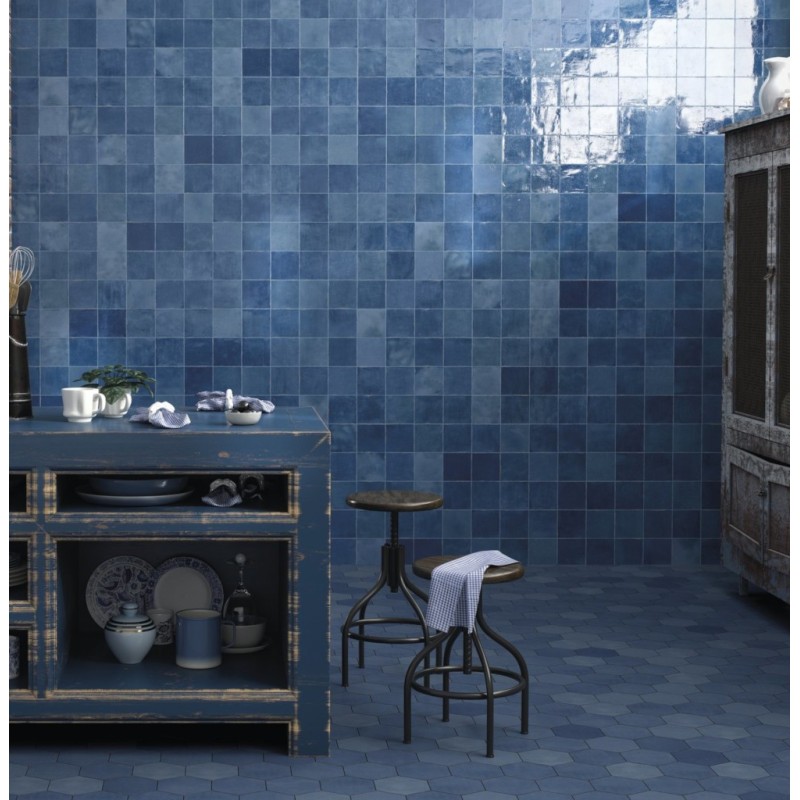 Carrelage Effet Zellige bleu brillant bosselé nuancé apegsouk bleu 13x13x1cm Carrelage Effet Zellige bleu brillant bosselé nuancé apegsouk bleu 13x13x1cm