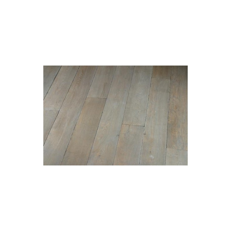 Plancher chêne massif ancien parquet vieilli finition gris pastel, grande largeur 190 mm forte épaisseur 21mm Plancher chêne massif ancien parquet vieilli finition gris pastel, grande largeur 190 mm forte épaisseur 21mm
