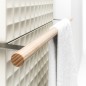 Sèche-serviette radiateur vertical électrique design 122x41cm avec barre porte-serviette en bois antxWaffle V de couleur Sèche-serviette radiateur vertical électrique design 122x41cm avec barre porte-serviette en bois antxWaffle V de couleur