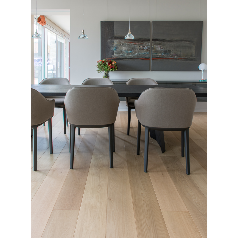 Parquet contrecollé en chêne verni aspect bois brut, grande largeur 190 mm , laclusone look unfinished Parquet contrecollé en chêne verni aspect bois brut, grande largeur 190 mm , laclusone look unfinished