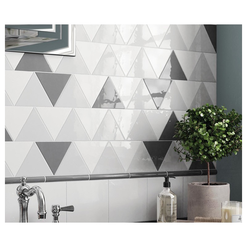 Faience triangle Eqxtriangle gris foncé brillant 10.8x12.4cm pour le mur